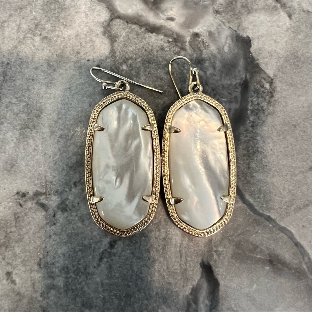 Kendra Scott Elle Earrings in Gold and Ivory Mother of Pearl